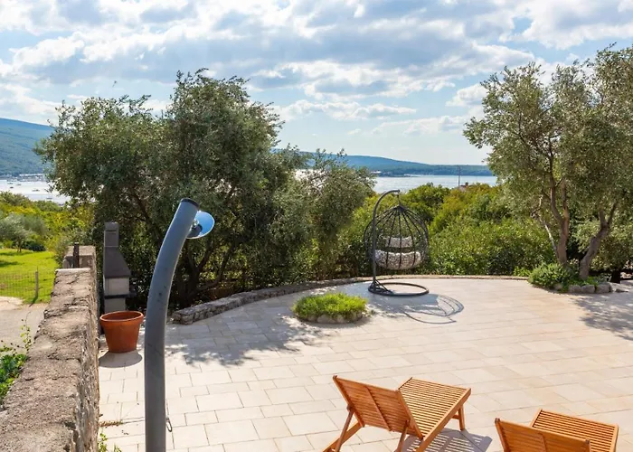 빌라 Lucija With Pool Island Krk By Guide