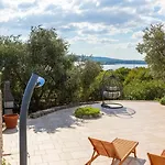 Вилла Lucija With Pool Island Krk By Guide